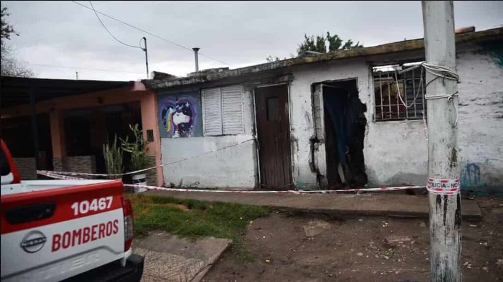 La tormenta destrozó una casa y murió un chico de 13 años en Córdoba: “Estaba tapado por escombros”