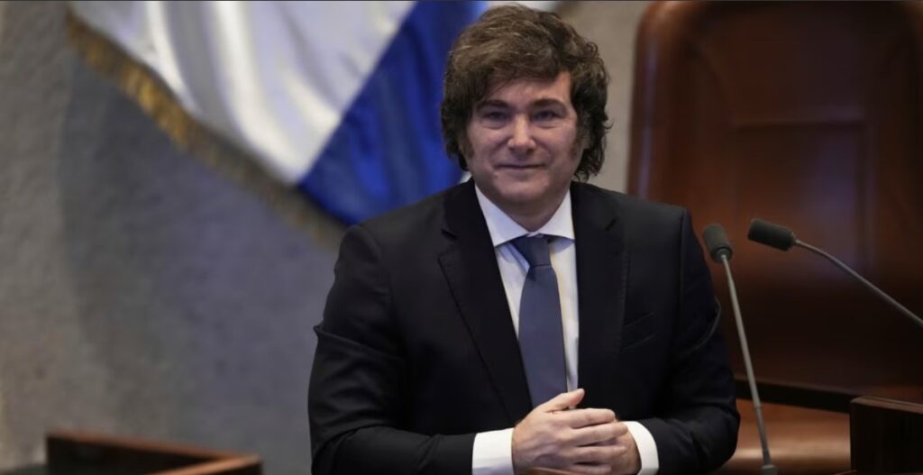Milei vuelve a levantar el perfil en un acto político para mostrar los candidatos de LLA en la Provincia