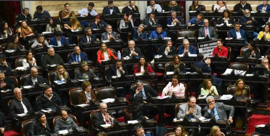 Tensión en Diputados: la oposición busca el quórum para aprobar aumentos para el Garrahan y las universidades