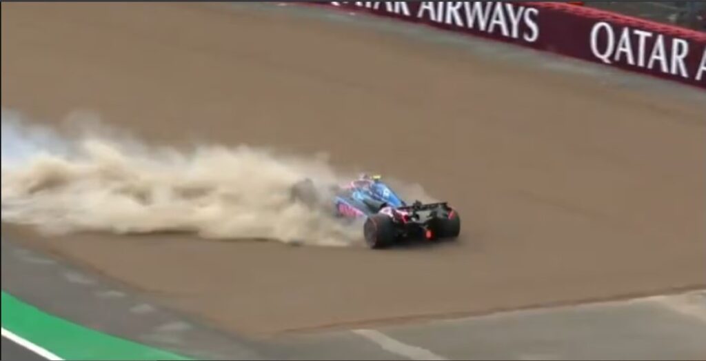 Colapinto hizo un trompo, chocó contra un muro y quedó eliminado en la clasificación del GP de Gran Bretaña