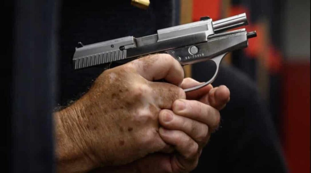 El Gobierno bajó la edad mínima para ser legítimo usuario de armas