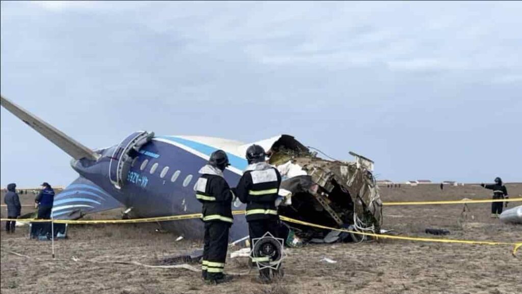 Se estrelló un avión en Kazajistán: al menos 39 pasajeros murieron y más de 20 sobrevivieron