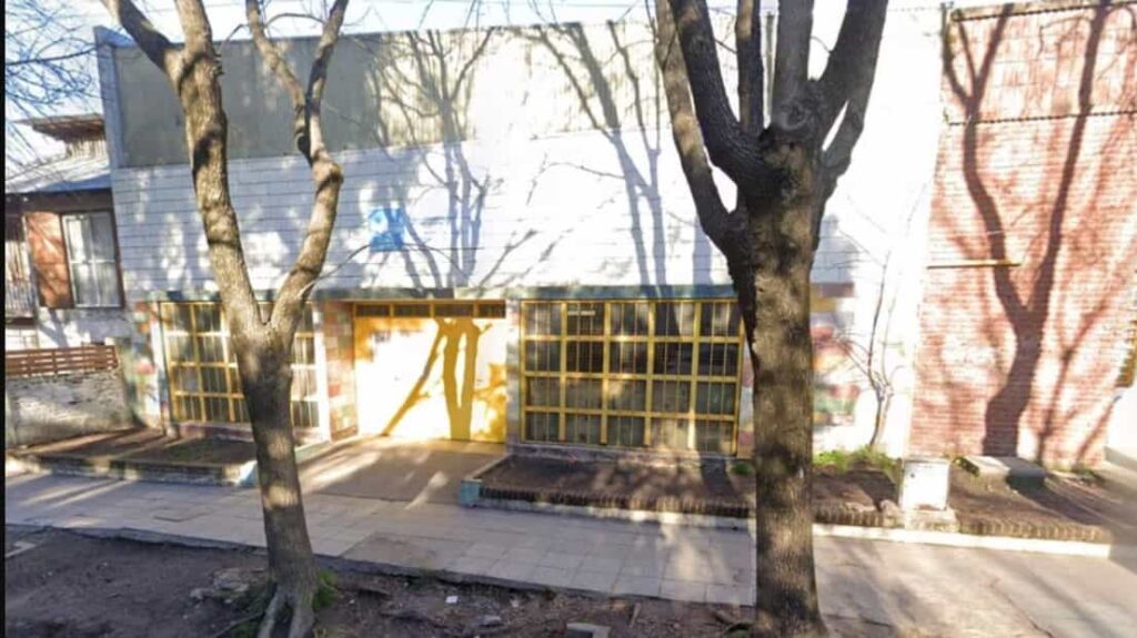 Un alumno mezcló café con una extraña sustancia para hacer una broma y sus compañeros terminaron internados