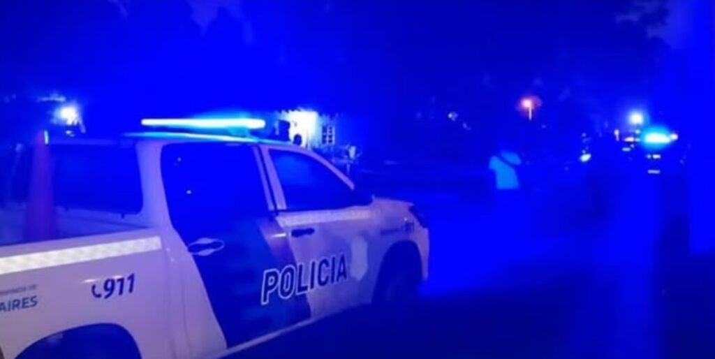 Un chico de 15 años jugaba con un arma, se le escapó un disparo y mató a su amigo